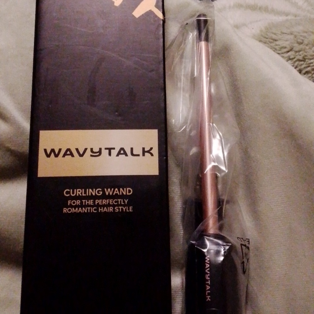 Wavytalk 3/8” barrel, Pro Curling Wand, Rose Gold (NIB) MSRP $37